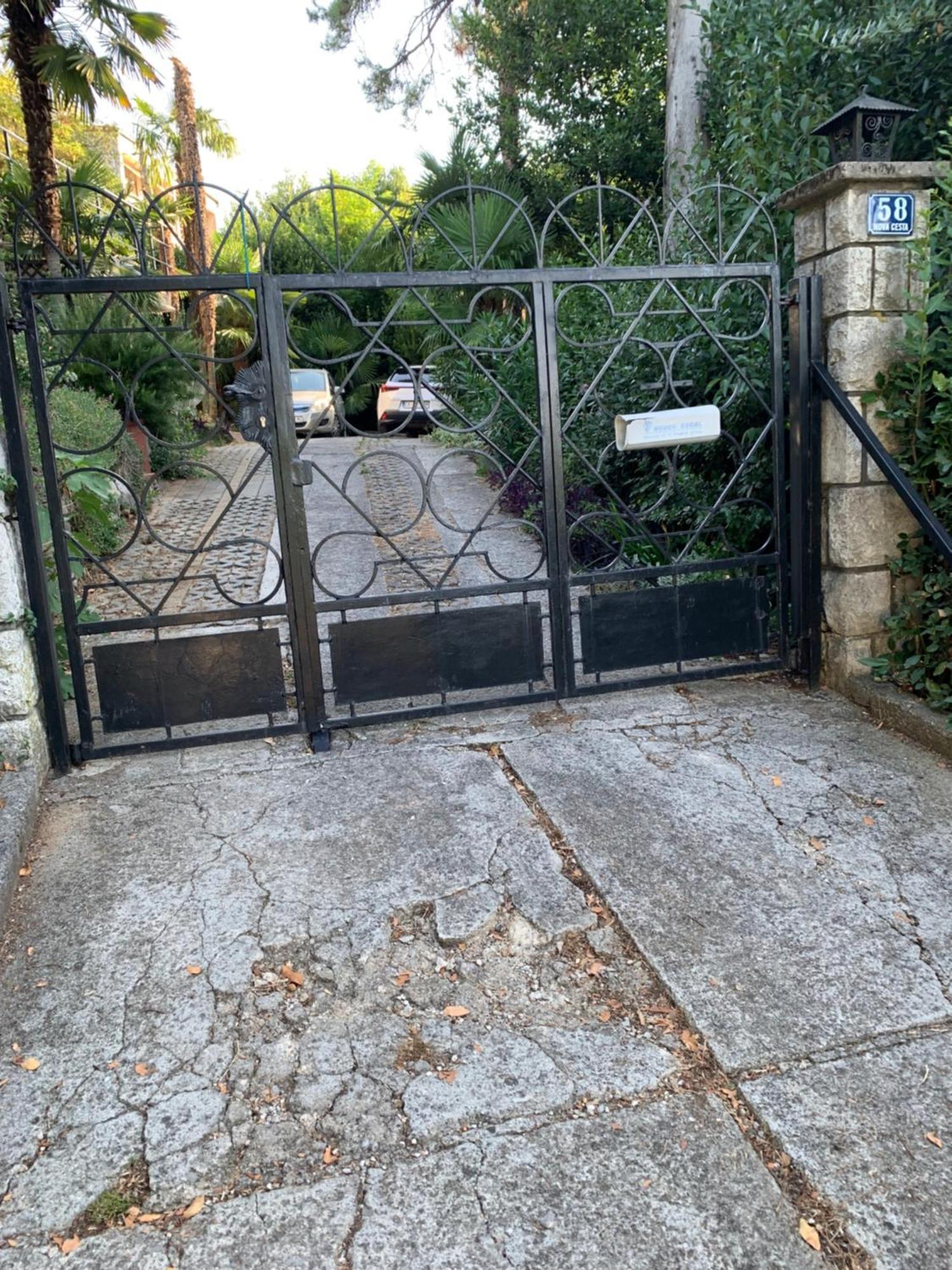 Sheltered Green Oasis In 奥帕提亚 外观 照片